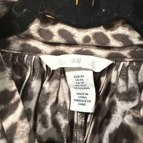 H&M Animal Print Blouse - Picture 2 of 3